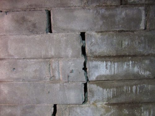 Large foundation crack