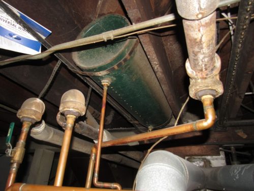 Old-school closed expansion tank