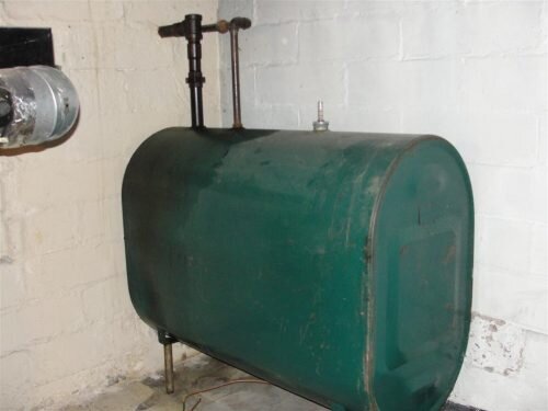 Free-standing fuel oil tank