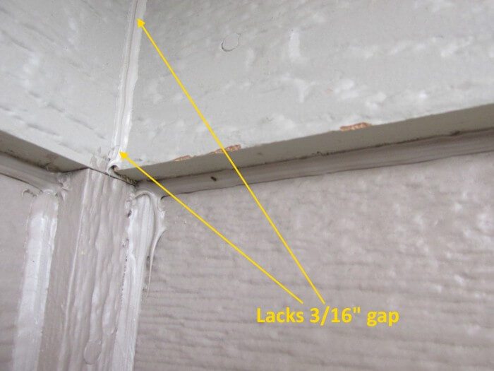 Lacks gap at siding end