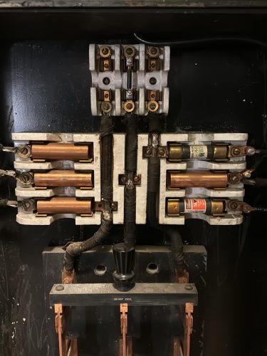 Four copper tubes instead of fuses