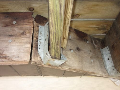 Joist hanger improper